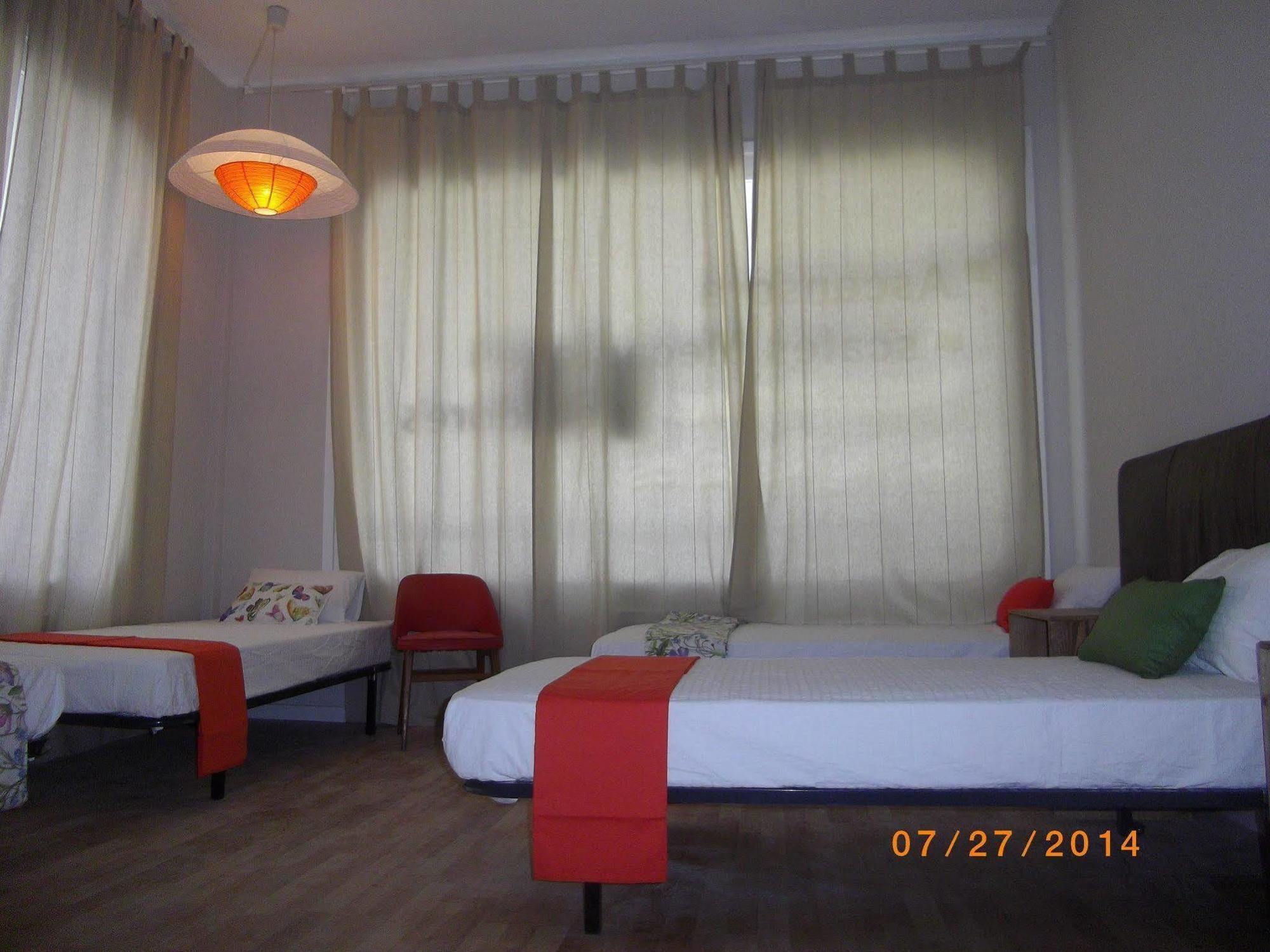 Camino B&B บาร์เซโลนา ภายนอก รูปภาพ