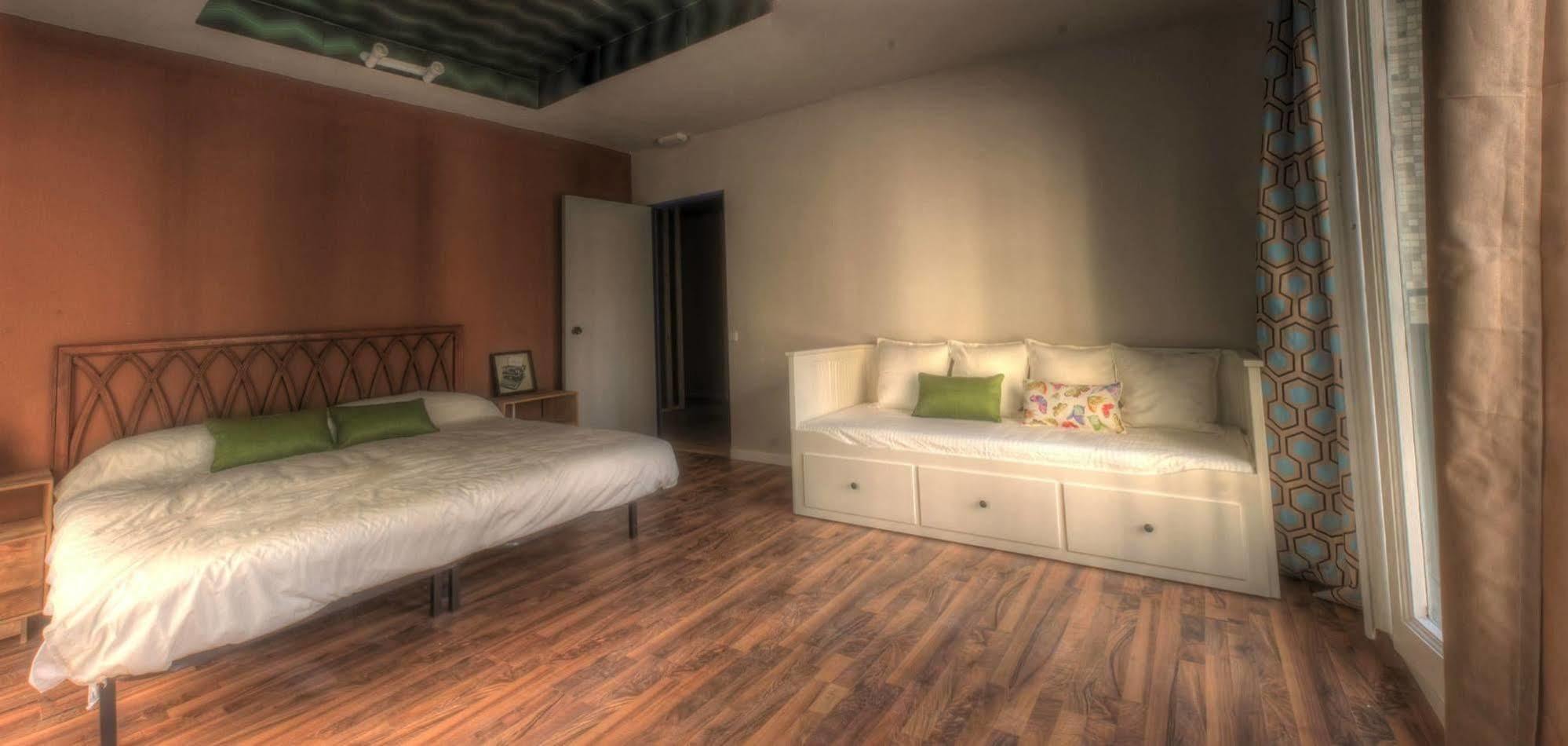 Camino B&B บาร์เซโลนา ภายนอก รูปภาพ
